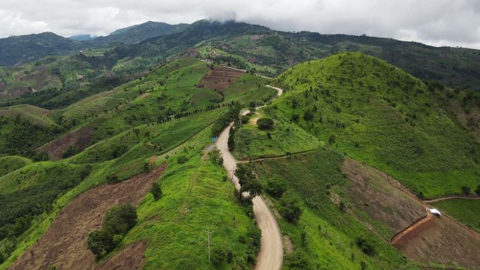 Doi Chang Chiang Rai山空中无人机公路旅行