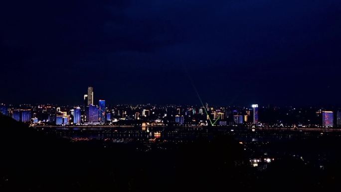 用岳麓山的角度看长沙夜景