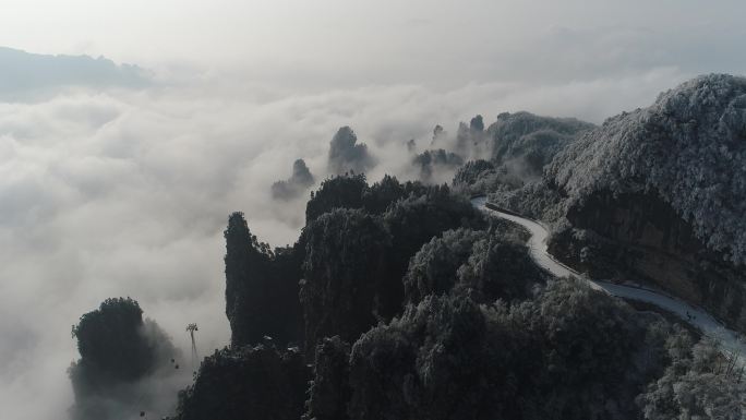 中国湖南张家界天子山下雪