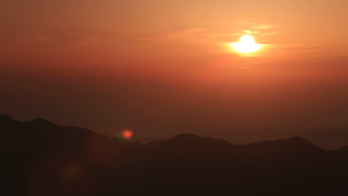 朝霞 晚霞 大山