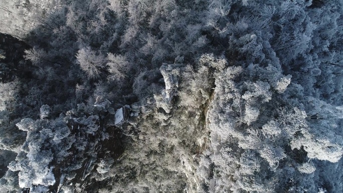 中国湖南张家界天子山下雪