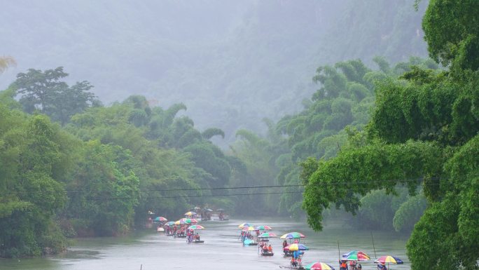 遇龙河漂流 烟雨桂林 雨中游桂林