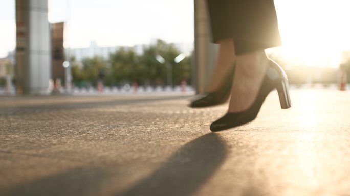 高跟鞋舞步高跟鞋舞步阳光下跳舞