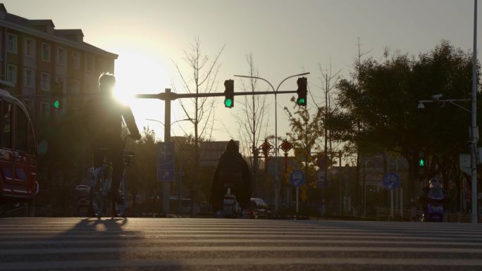 夕阳 倒影 下班 回家 路人 傍晚