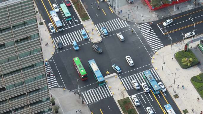 深圳CBD金融区繁华的十字路口