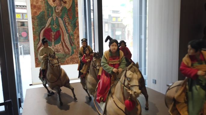 展览展架古代人物骑马出行泥塑模型
