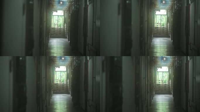 幽暗的居民楼走廊