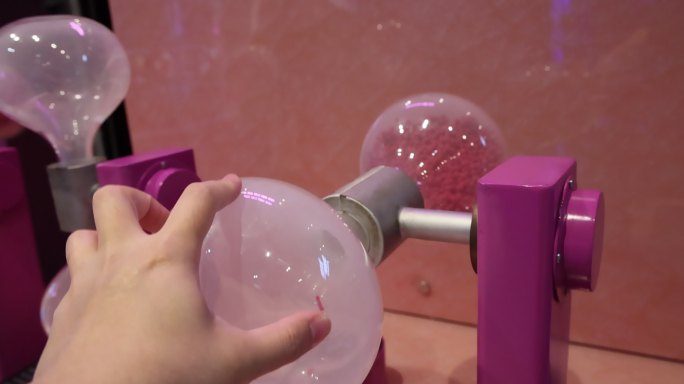 四川科技馆：粉色的沙漏计时器