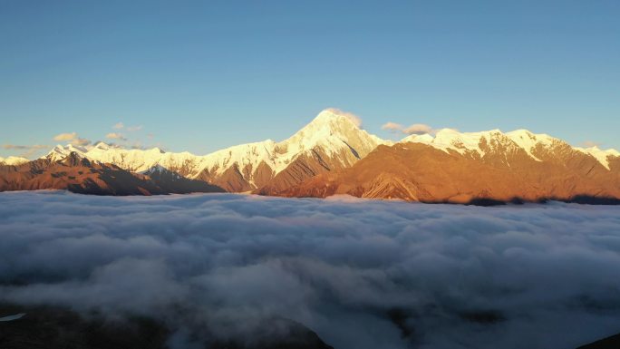 川西子梅垭口贡嘎雪山自然景观