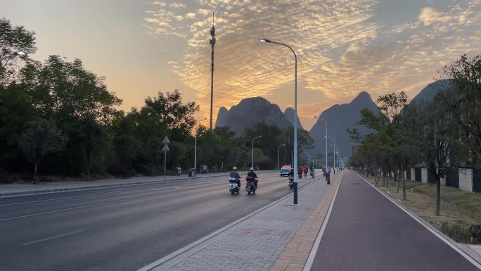 马路的远景远山的风景