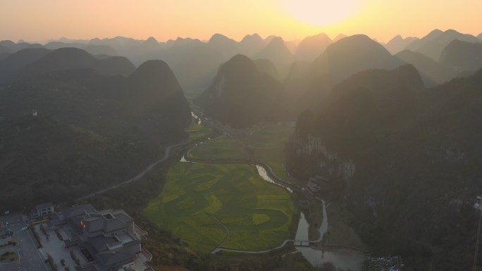 航拍安顺龙宫景区龙字田