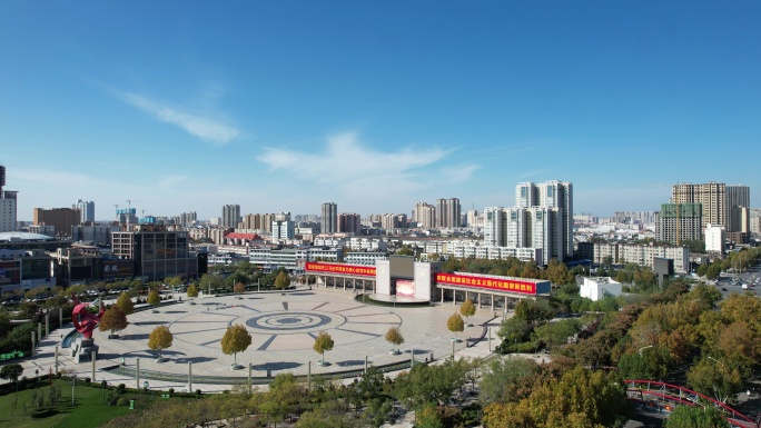 山西运城市盐湖区南风广场秋景