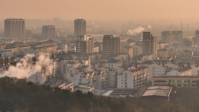 航拍冬季北方小城市的清晨景象