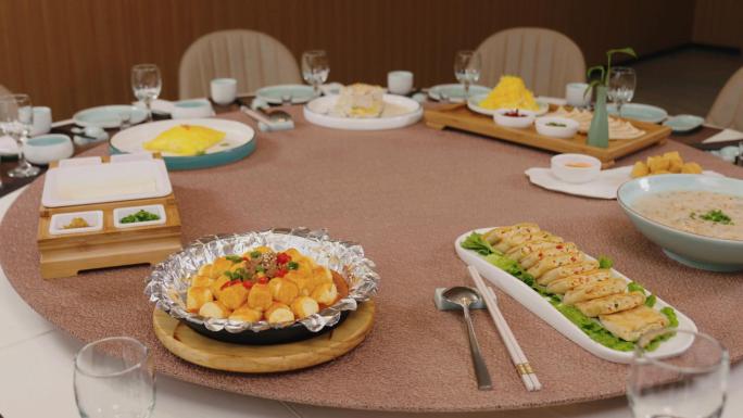 节日聚会美食菜品食物展示餐桌酒店大厨盛宴