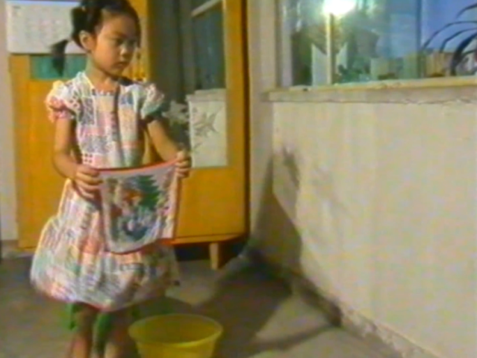八九十年代儿童劳动洗手绢