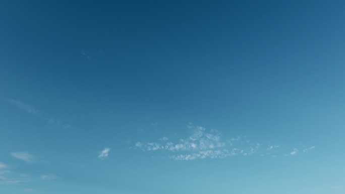 天空背景视频蓝色天空淡淡白云