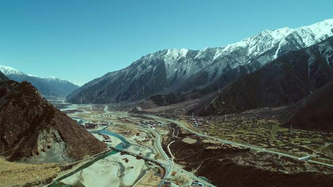 西藏拉林高速工布江达镇航拍素材