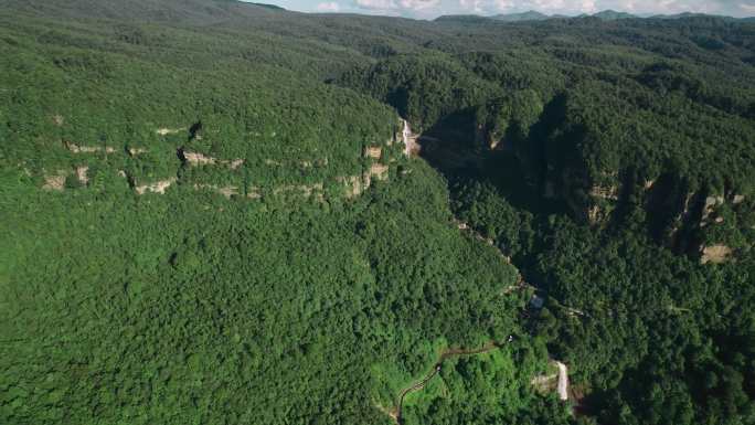 绿水青山云南昭通植被丰茂原始森林瀑布全景