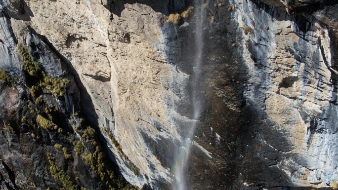 梅里雪山雨崩徒步航拍风光