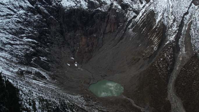 梅里雪山雨崩徒步航拍风光