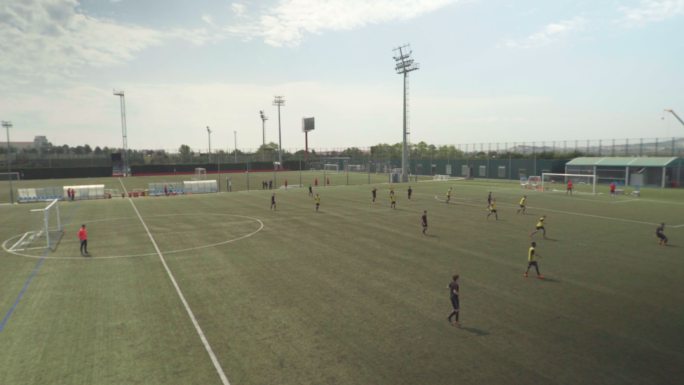 巴塞罗那青训基地 青年队训练 俯拍全景