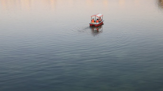 淄博齐盛湖景区 划船游玩