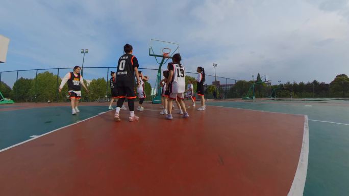 4K女子篮球比赛 女子篮球队
