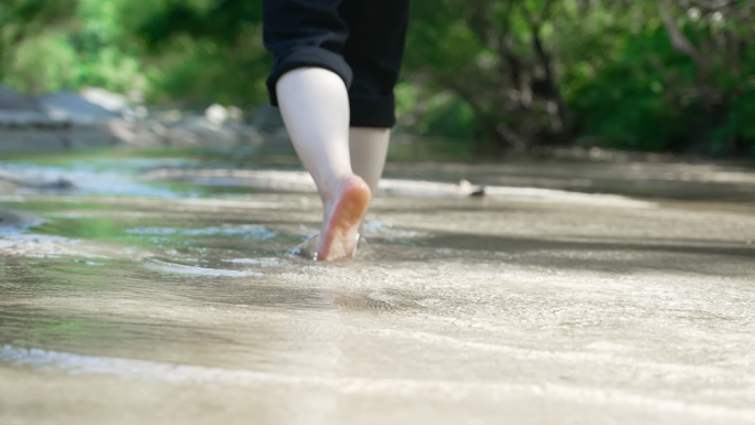 乡村小河小溪河流脚丫沙滩