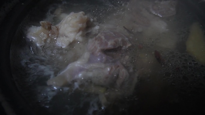 砂锅炖肉，家庭炖肉，肉焯水
