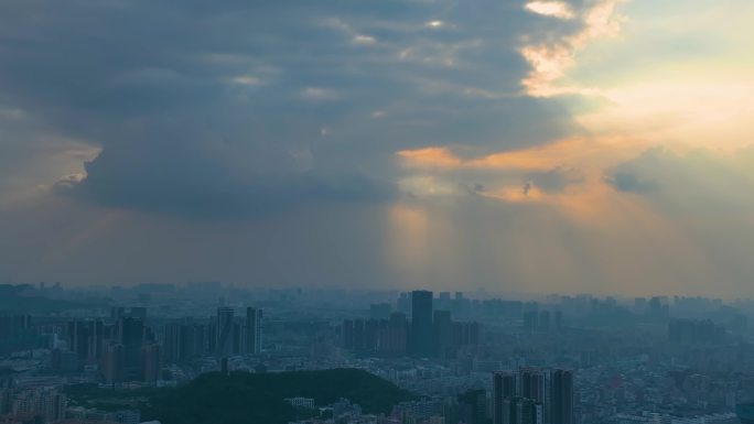 大城市日落黄昏