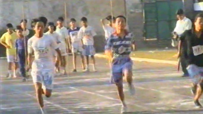 八九十年代校运会接力跑步比赛