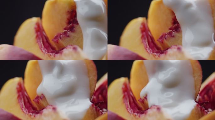 酸奶倒在新鲜的桃子片上。极度特写