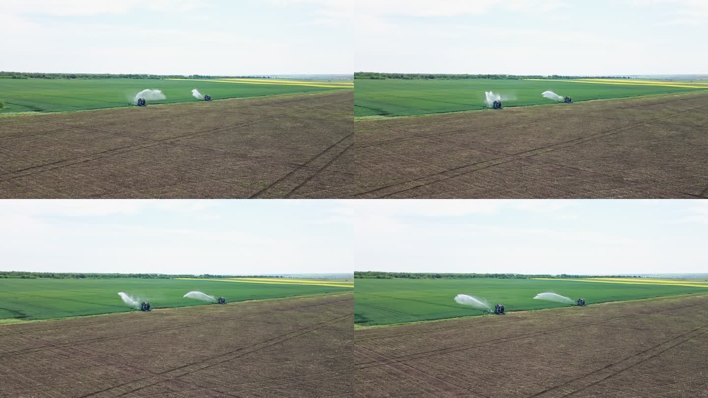 智能农业。麦田远程控制灌溉设备。