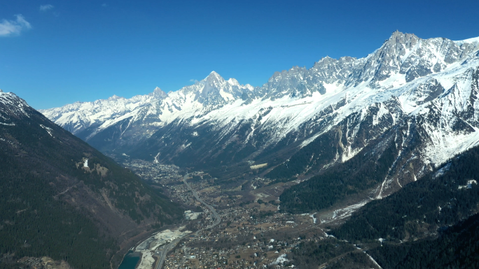 法国勃朗峰 雪山小镇航拍 阿尔卑斯山航拍