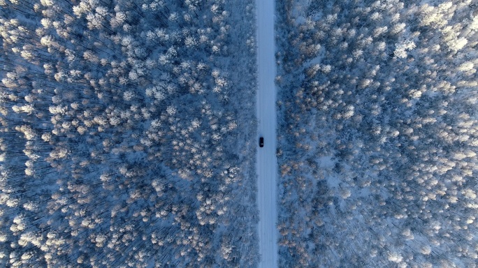 航拍冬季雪路山路