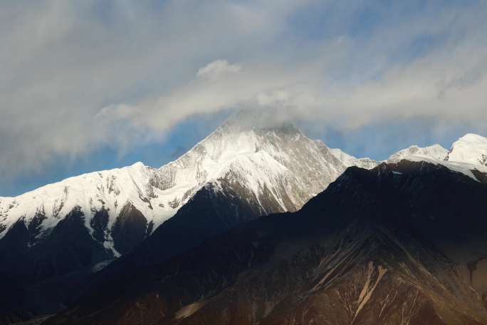 贡嘎雪山日落金山延时