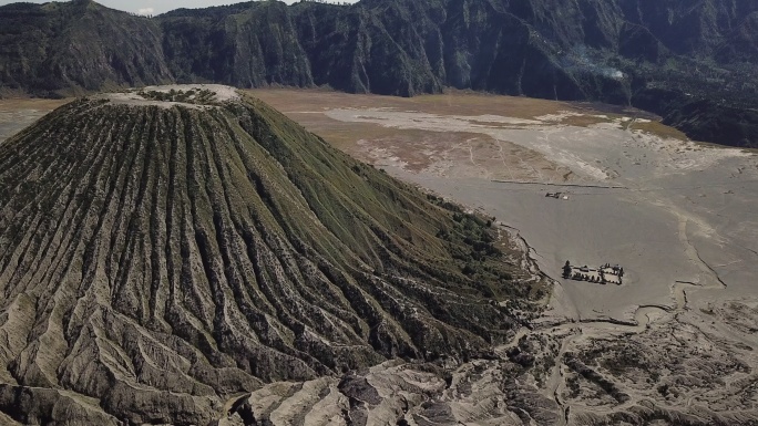 4K UHD鸟瞰无人机拍摄印度尼西亚布罗莫山