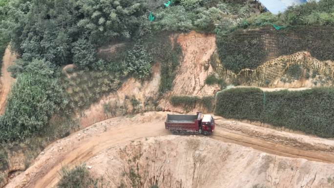 土方车 矿山车 作业车 航拍 矿山