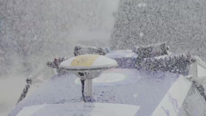 F1方程式赛车淋雨测试镜头