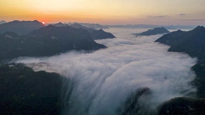 4K延时航拍高山云瀑日出美景