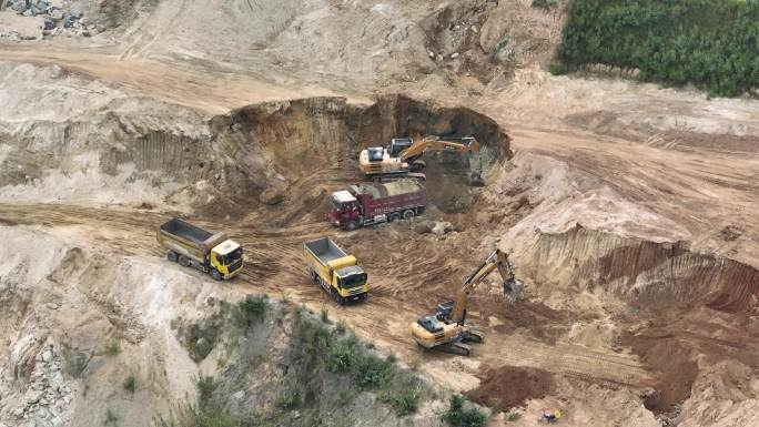 挖掘机 挖土 土石方工程 航拍 矿山