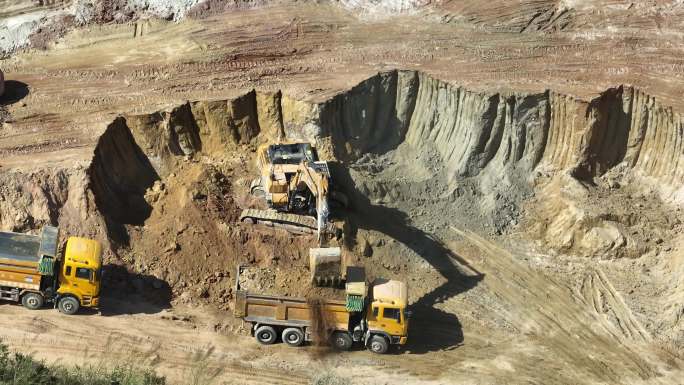 挖掘机 挖土 土石方工程 航拍 矿山