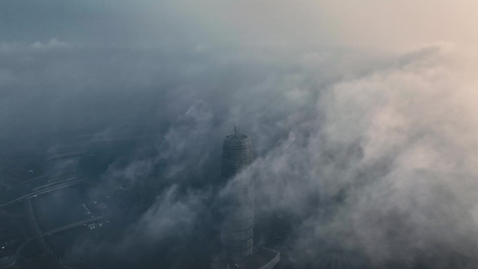 航拍郑州郑东新区CBD会展中心平流雾