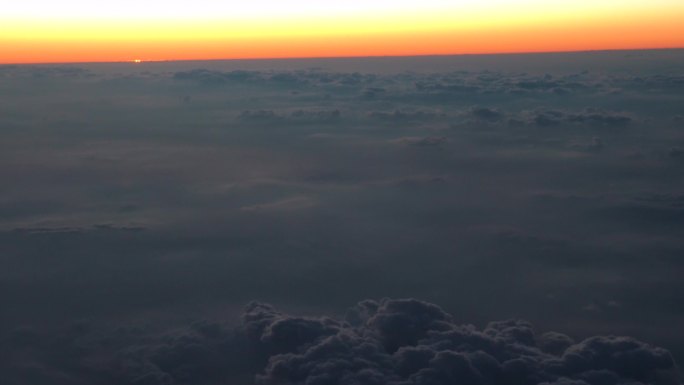飞机起飞空中窗外云层日落震撼4k超清实拍
