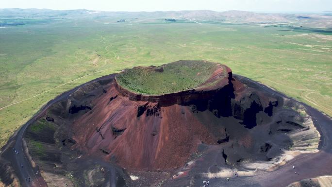 中国草原和消失的火山口鸟瞰图