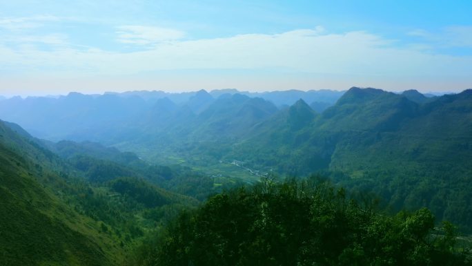 卡斯特地貌 山谷 大山