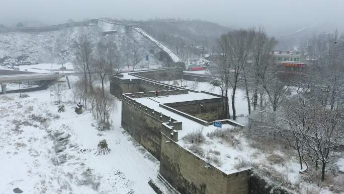 航拍河北易县紫荆关长城雪景