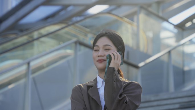 职场女性 电话 电话父母