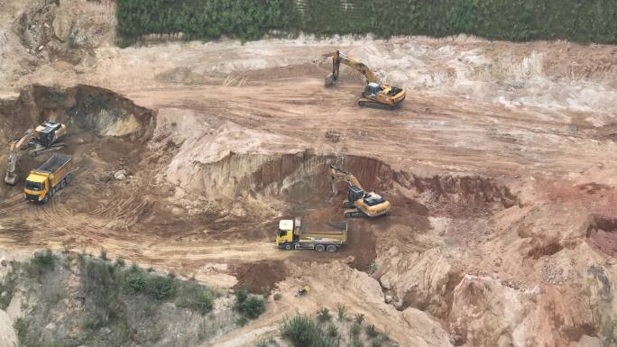 挖掘机 挖土 土石方工程 航拍 矿山