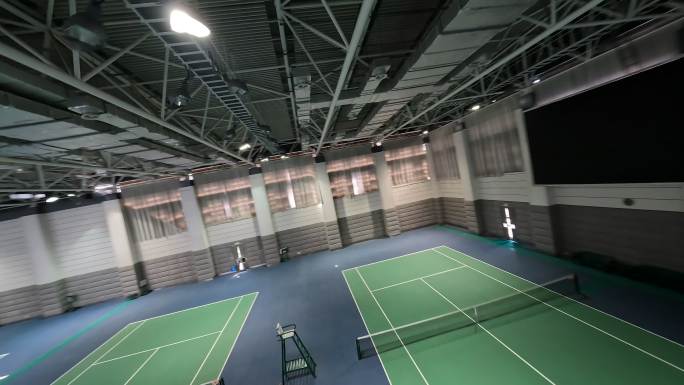 湖北省奥林匹克体育中心网球综合馆穿越机内